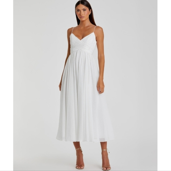 Ieena For Mac Duggal Dresses & Skirts - Ieena Mac Duggal White Faux Wrap Sleeveless Flowy Midi Dress New Size XS